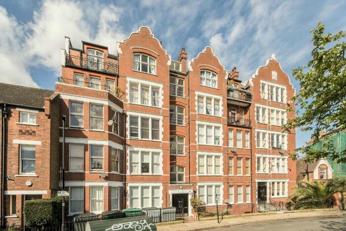 2 Bedroom Flat To Rent In Cormont Road, Vauxhall, SE5