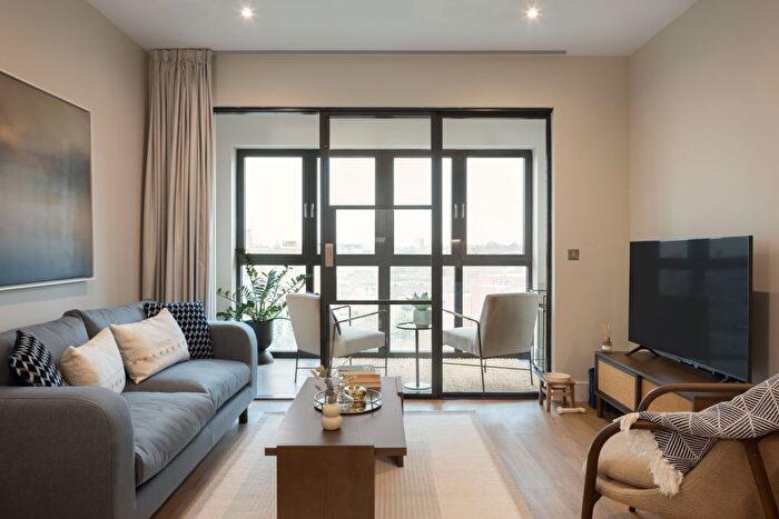 2 Bedroom Flat To Rent In Lower Essex Street, Birmingham, B5