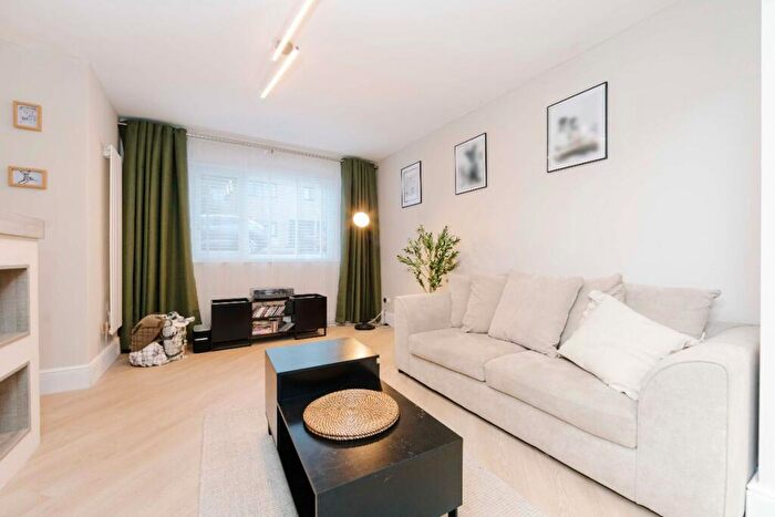 3 Bedroom Detached House For Sale In Heol Nant Caiach, Treharris, CF46