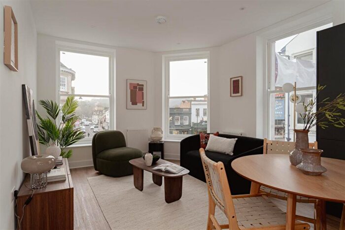 2 Bedroom Apartment For Sale In Church Street, Reigate, RH2