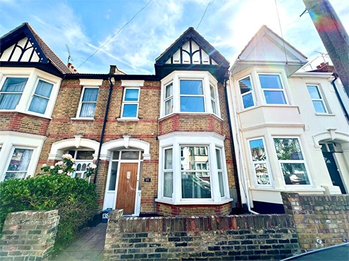3 Bedroom Terraced House To Rent In Brightwell Avenue, Westcliff On Sea, Westcliff On Sea, SS0