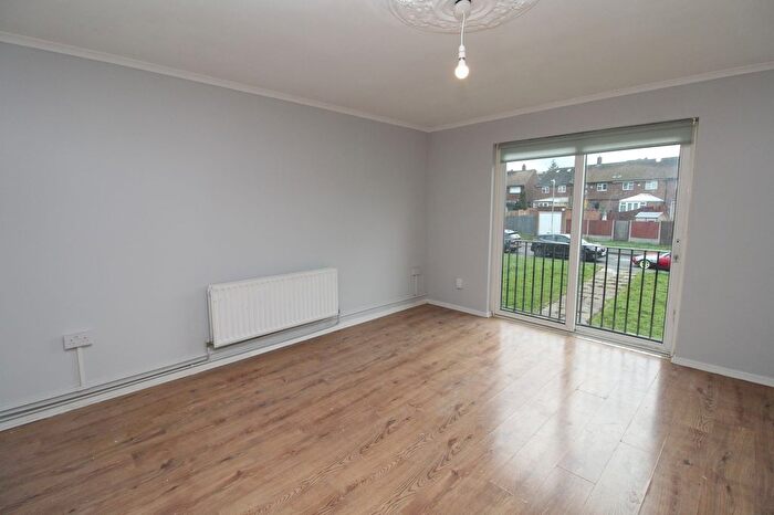 2 Bedroom Flat To Rent In Wordsworth Way, Dartford, DA1