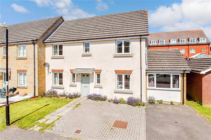 4 Bedroom End Of Terrace House For Sale In Green Close, Whitfield, Dover, Kent, CT16