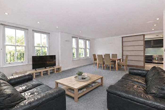3 Bedroom Flat To Rent In Frampton Street, St John's Wood, London, NW8