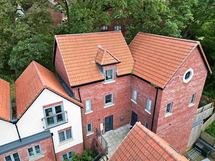 4 Bedroom Town House For Sale In Shell House, Spa Well Court, Whitby, YO21