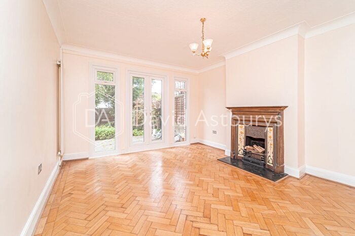 4 Bedroom Semi-Detached House To Rent In The Avenue, Muswell Hill, London, N10