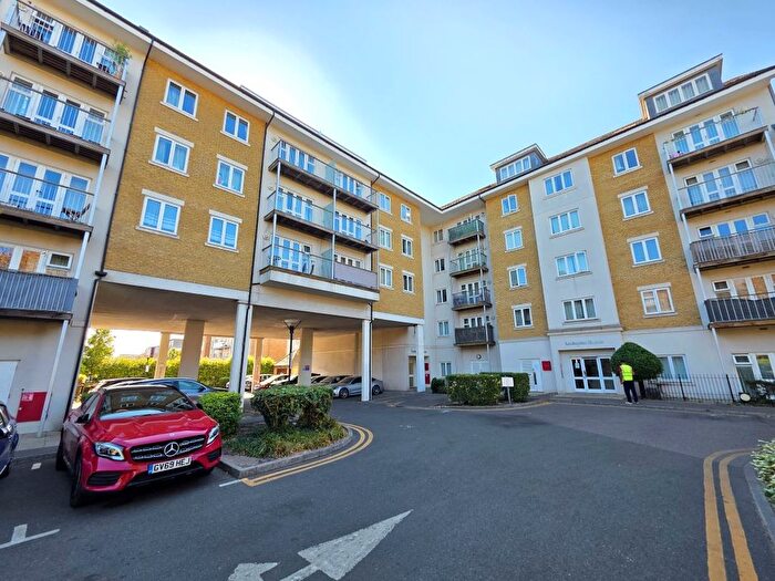 2 Bedroom Flat For Sale In Flat Lexington House, Park Lodge Avenue, West Drayton, Middlesex, UB7