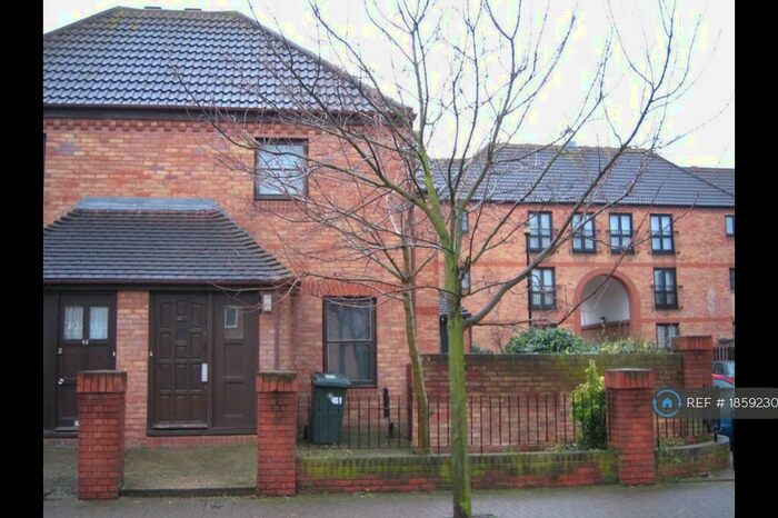 1 Bedroom Semi-Detached House To Rent In Evelyndenington Road, London, E6