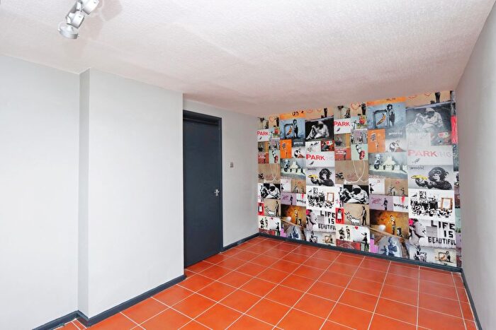 3 Bedroom End Of Terrace House For Sale In Leighton Place, Sheffield, South Yorkshire, S14