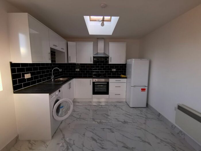 1 Bedroom Flat To Rent In Ford End Road, Bedford, MK40