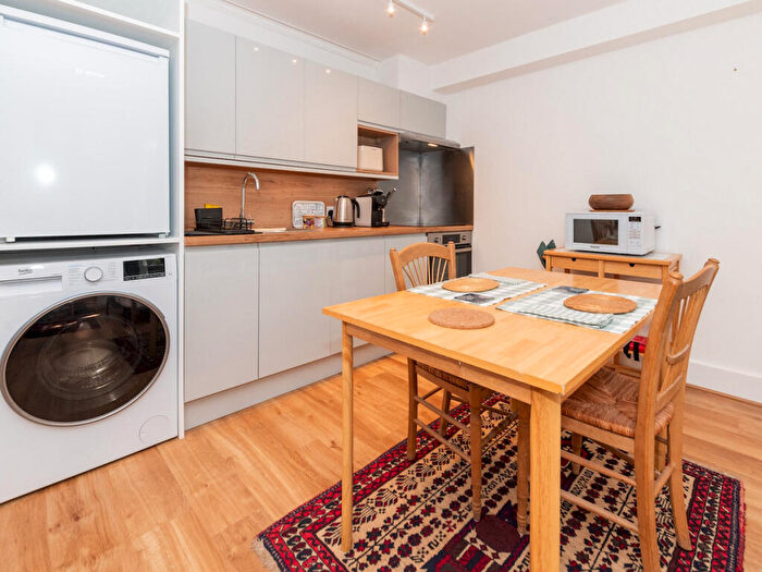 1 Bedroom Flat To Rent In Alexandra Road, Reading, RG1