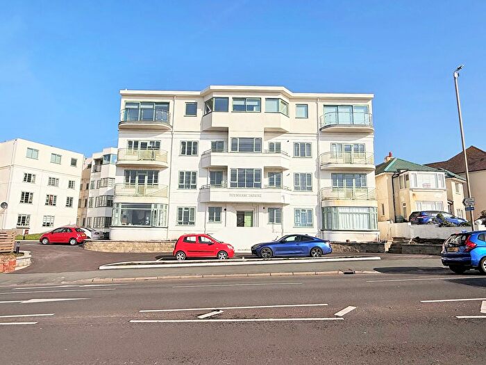 2 Bedroom Flat For Sale In Marine Drive, Saltdean, Brighton, BN2