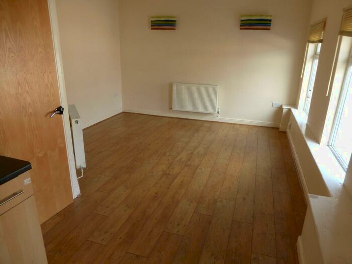 1 Bedroom Apartment To Rent In Planet Street, Cardiff, CF24