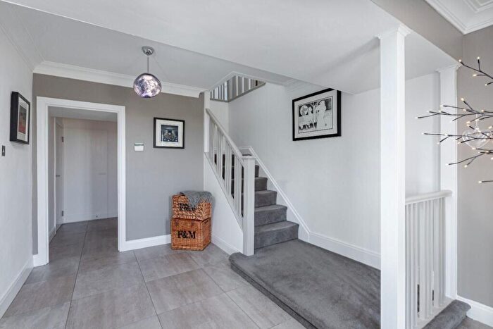 4 Bedroom Semi Detached House For Sale In Winchmore Hill, London, N21