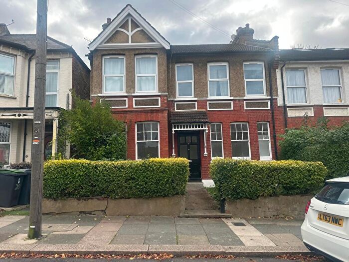 2 Bedroom Apartment To Rent In Sylvan Avenue, Wood Green, N22