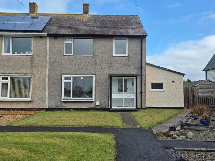 3 Bedroom Semi-Detached House To Rent In Scawfell Crescent, Seascale, CA20