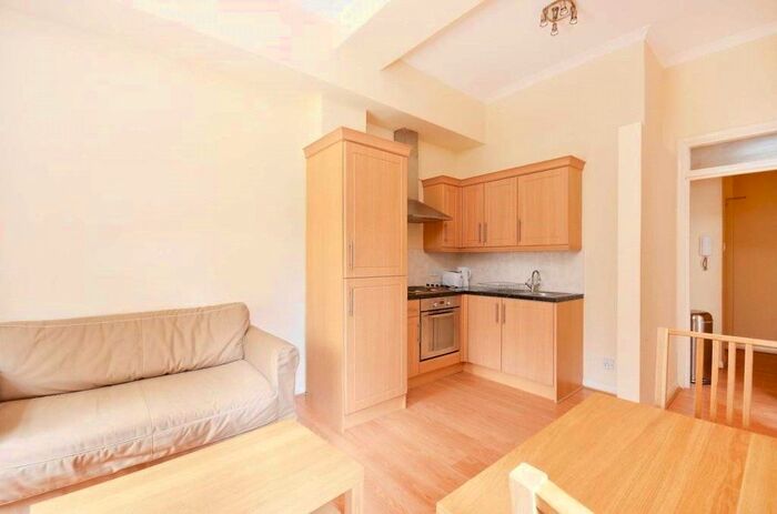 1 Bedroom Flat To Rent In Kings Road, London, SW10