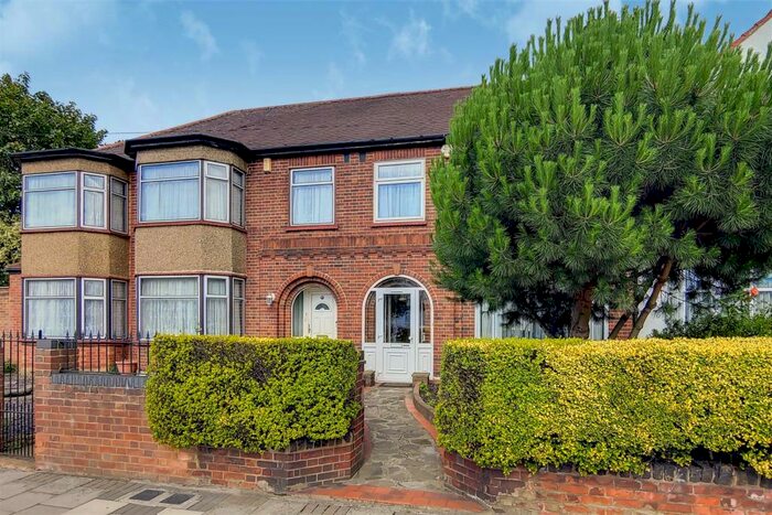 3 Bedroom Terraced House To Rent In Winsford Terrace, Great Cambridge Road, London, N18