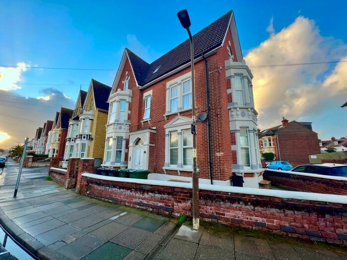 1 Bedroom Flat To Rent In St. Ronans Road, Southsea, PO4