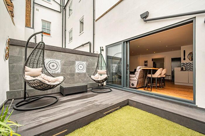 2 Bedroom Flat For Sale In Clements Road, South Bermondsey, SE16