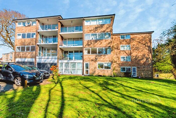 2 Bedroom Flat To Rent In Regent Court, Northlands Drive, Winchester, SO23