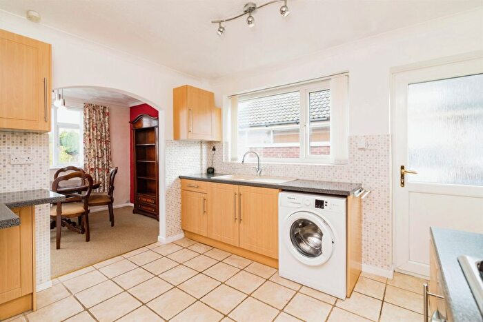 2 Bedroom Detached Bungalow For Sale In Greenacre Crescent, Lowestoft, NR32