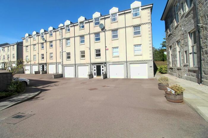 2 Bedroom Flat To Rent In Morningfield Mews, First Floor AB15
