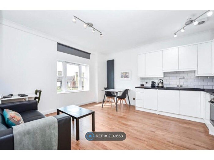 1 Bedroom Flat To Rent In Balmoral Court, London, SE16