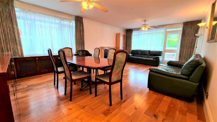 2 Bedroom Apartment To Rent In Regents Park Road, London, N3