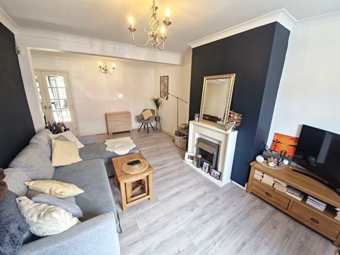 2 Bedroom Semi-Detached House To Rent In Bridge Grove, Doncaster, DN5