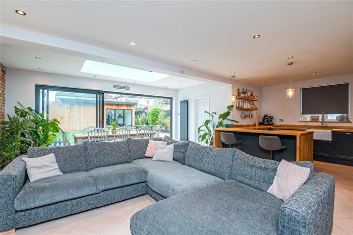 3 Bedroom Bungalow For Sale In Huntingdon Road, Southchurch Park Area, Essex, SS1