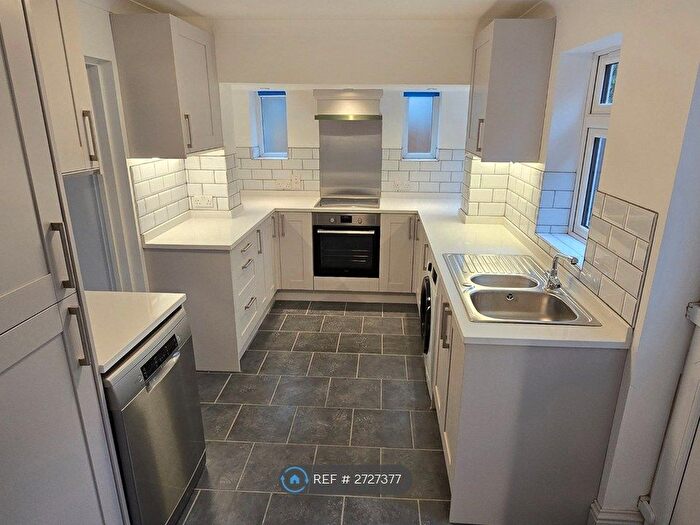 4 Bedroom Detached House To Rent In New Haw Road, Addlestone, KT15