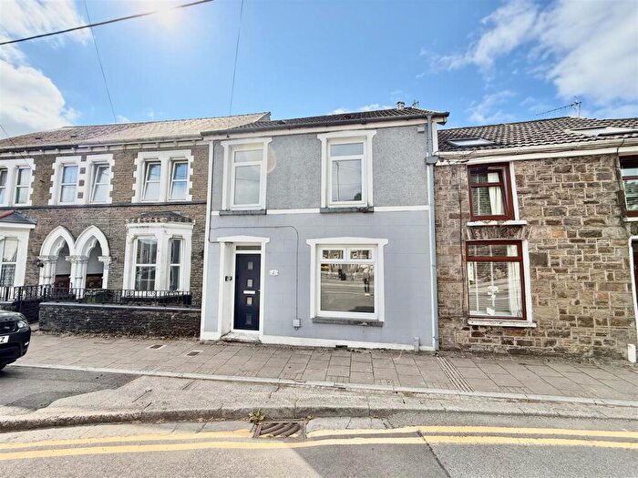 3 Bedroom Terraced House For Sale In Glan Road, Aberdare, CF44