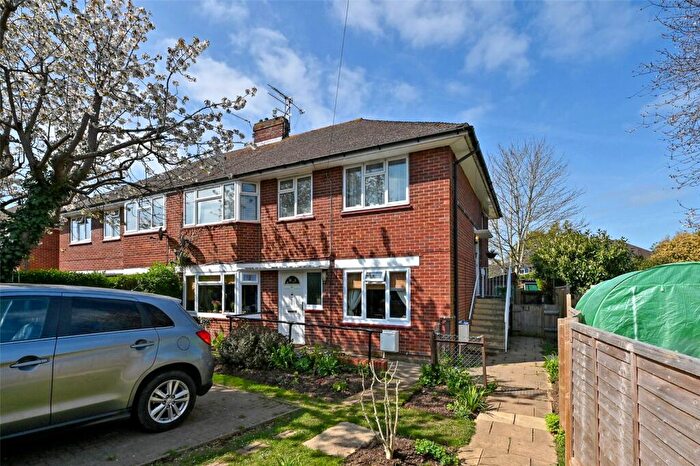 2 Bedroom Apartment To Rent In Bulkeley Avenue, Windsor, Berkshire, SL4