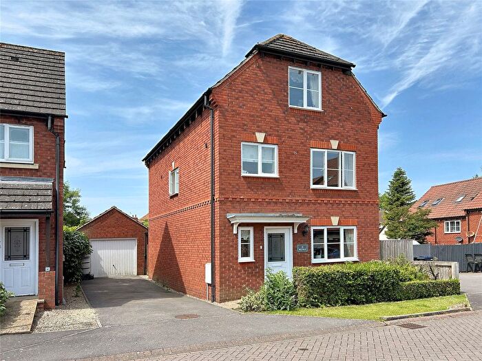 4 Bedroom Detached House For Sale In Lansdowne Close, Dilton Marsh, BA13