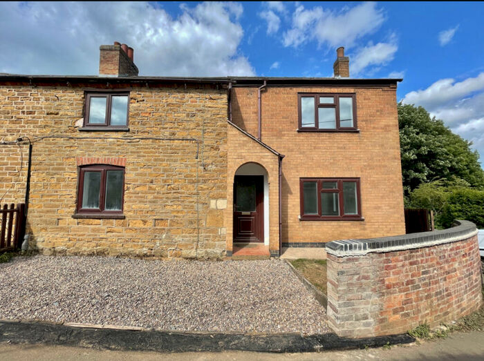 3 Bedroom Semi-Detached House For Sale In Vicarage Lane, Eaton, Melton Mowbray, NG32
