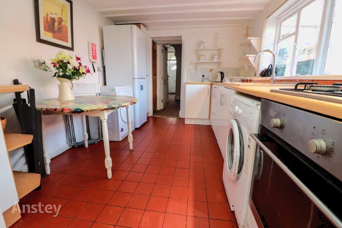 4 Bedroom End Of Terrace House To Rent In Middle Street, Southampton, SO14