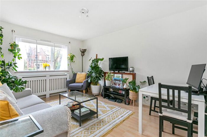 1 Bedroom Apartment For Sale In Escuan Lodge, Aberdeen Park, Highbury, London, N5