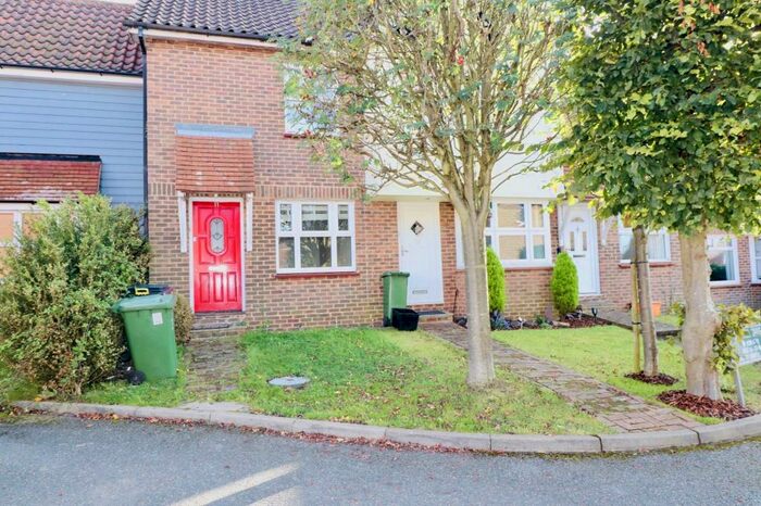 2 Bedroom House To Rent In Bowfell Drive, Langdon Hills, SS16