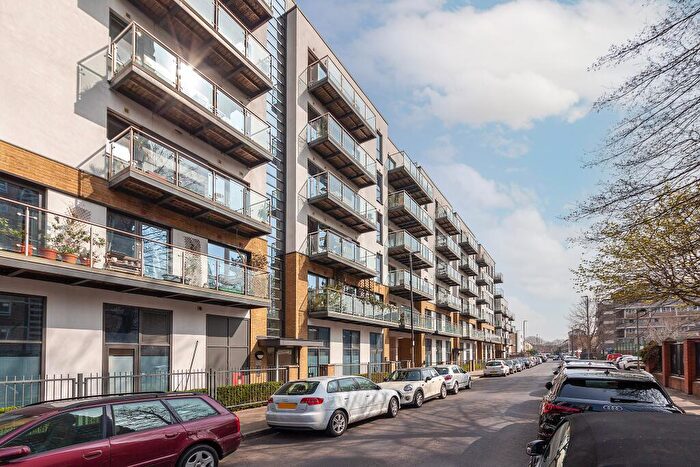 2 Bedroom Apartment To Rent In Gwynne Road, London, SW11
