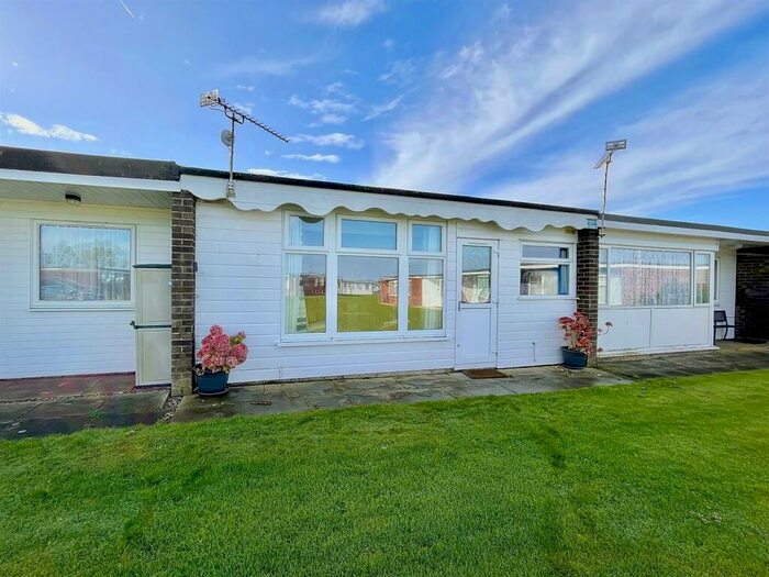 2 Bedroom Chalet For Sale In California Road, California, NR29