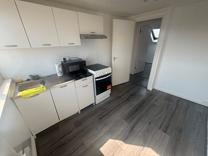 1 Bedroom Flat To Rent In Cherry Orchard Road, Croydon, Surrey, CR0