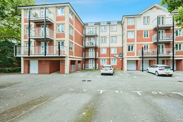 2 Bedroom Flat To Rent In Wessex Gate, Northlands Road, SO15
