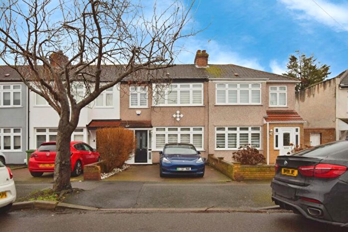 3 Bedroom Terraced House To Rent In Laburnum Avenue, Hornchurch, RM12