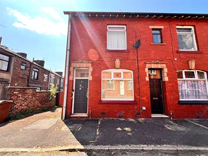 2 Bedroom End Of Terrace House For Sale In Fisher Street, Oldham, Greater Manchester, OL1