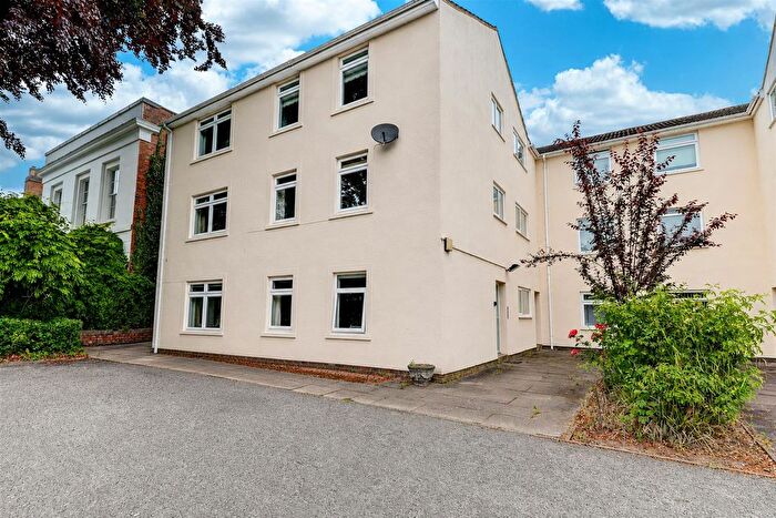 2 Bedroom Flat To Rent In Leam Terrace, Leamington Spa, CV31