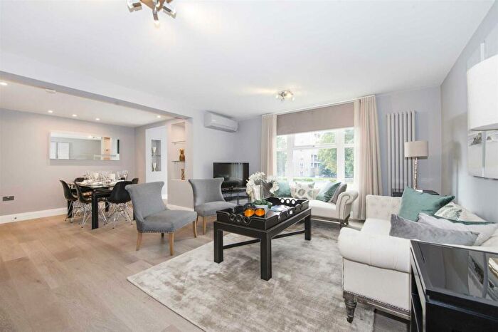 3 Bedroom Flat To Rent In St John's Wood Park, St John's Wood, London, NW8