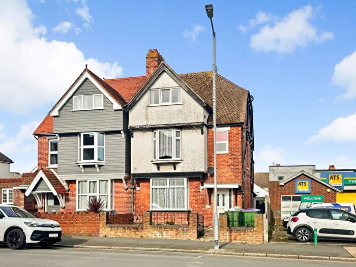1 Bedroom Apartment For Sale In Cheriton Road, Folkestone, Kent, CT19