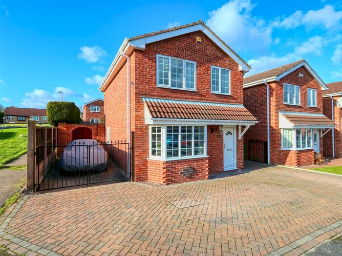 3 Bedroom Detached House To Rent In Tunstall Green, Walton, Chesterfield, Derbyshire, S40