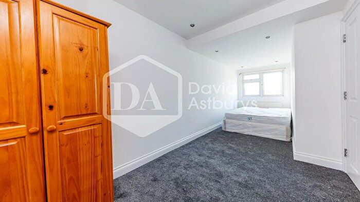 1 Bedroom Apartment To Rent In Grand Avenue, Muswell HIll, London, N10